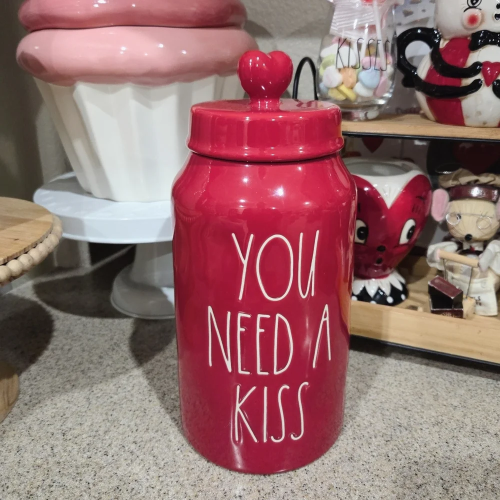 Rae Dunn Red Heart Valentine's Canister You‎ Need A Kiss HTF RARE